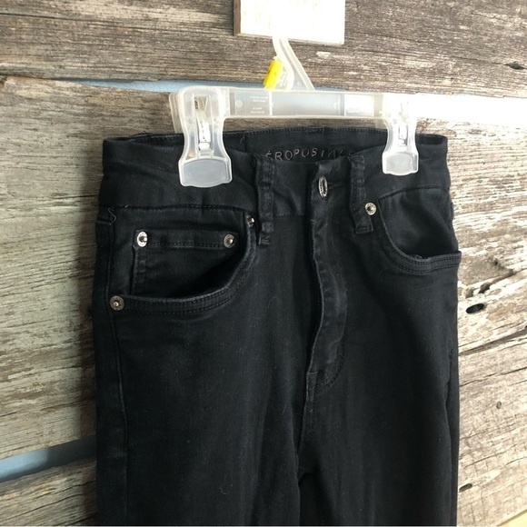 AEROPOSTALE Size 2 Black Distressed High Rise Curvy Jeggings - Picture 2 of 5